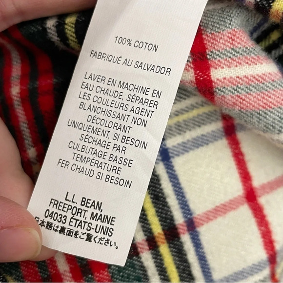 L.L Bean slightly fitted cotton button down plaid flannel shirt - Picture 6 of 10